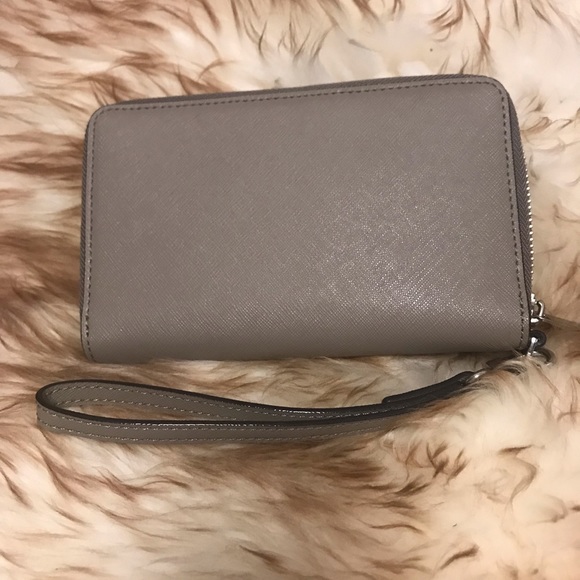 Tory Burch Robinson Zip Wristlet French Gray - Picture 2 of 6